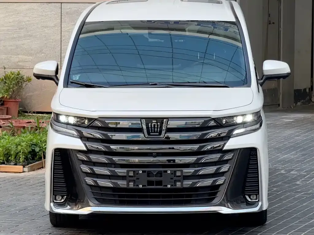 Toyota Vellfire — фото 3
