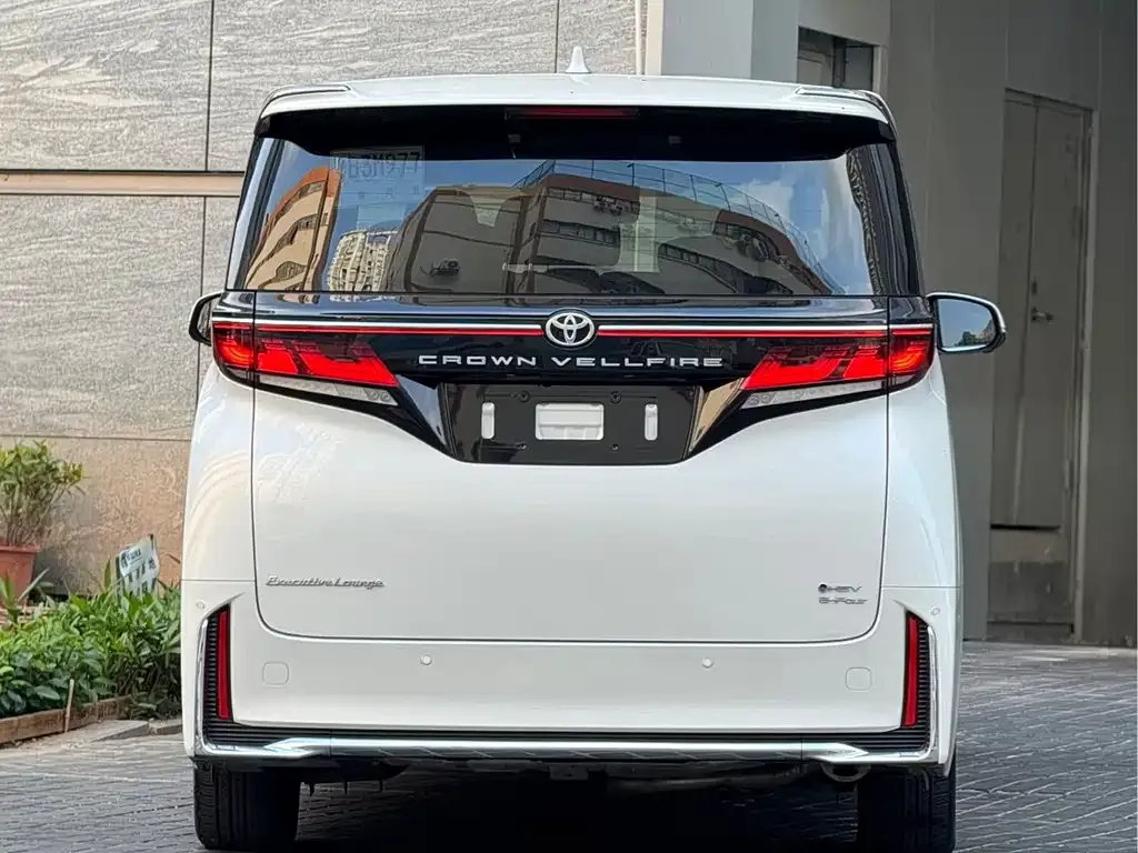 Toyota Vellfire — фото 4
