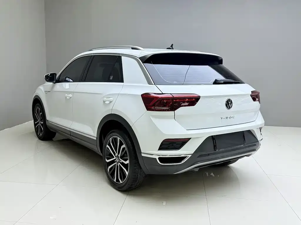 Volkswagen T-Roc — фото 5
