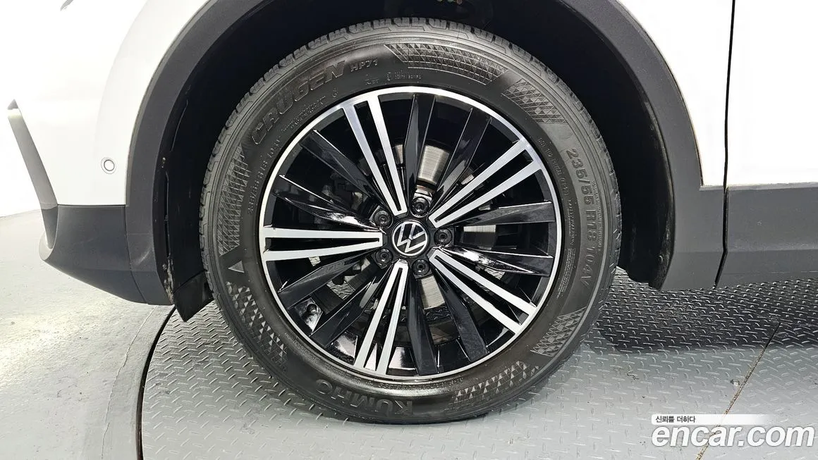Volkswagen Tiguan 2023 из KR, фото 3