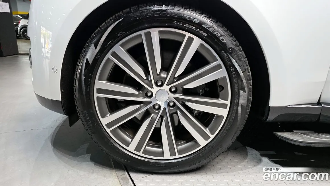 Land Rover Range Rover 2023 из KR, фото 8