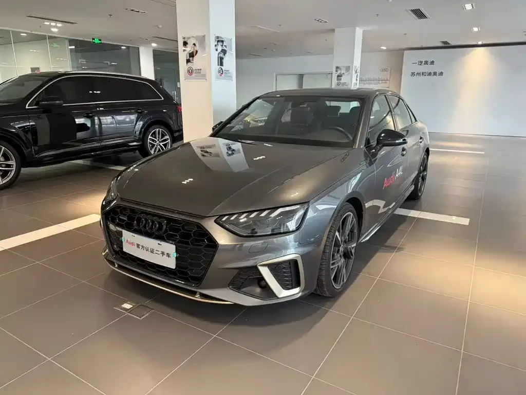 Audi A4L — фото 1