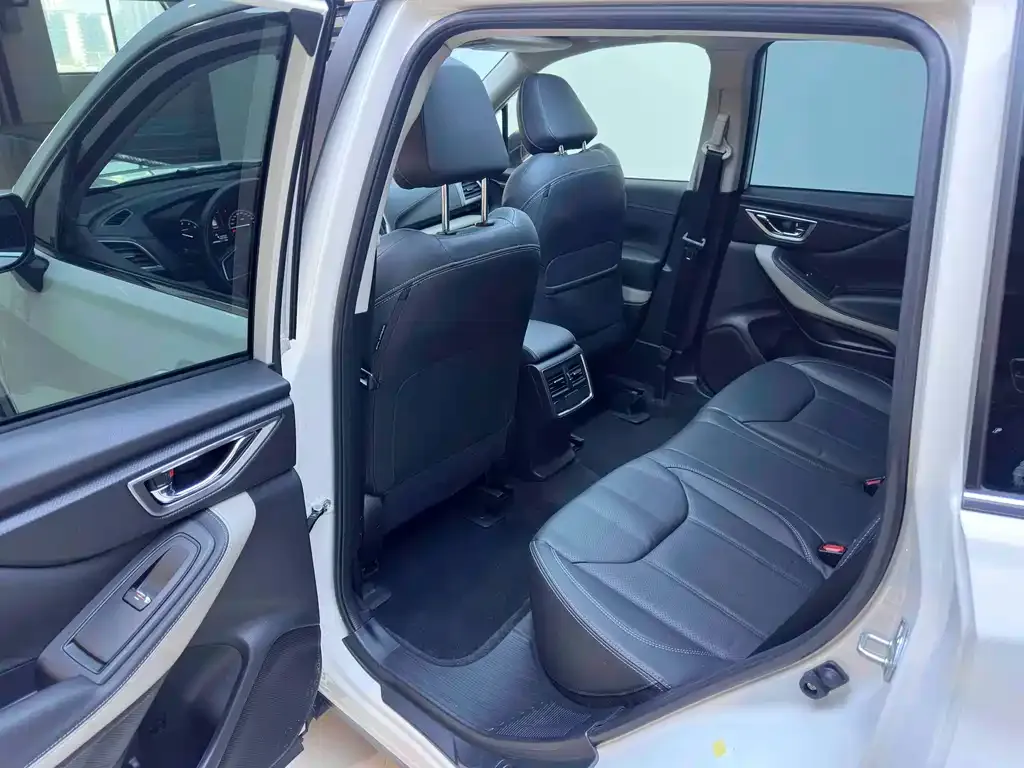 Subaru Forester — фото 9