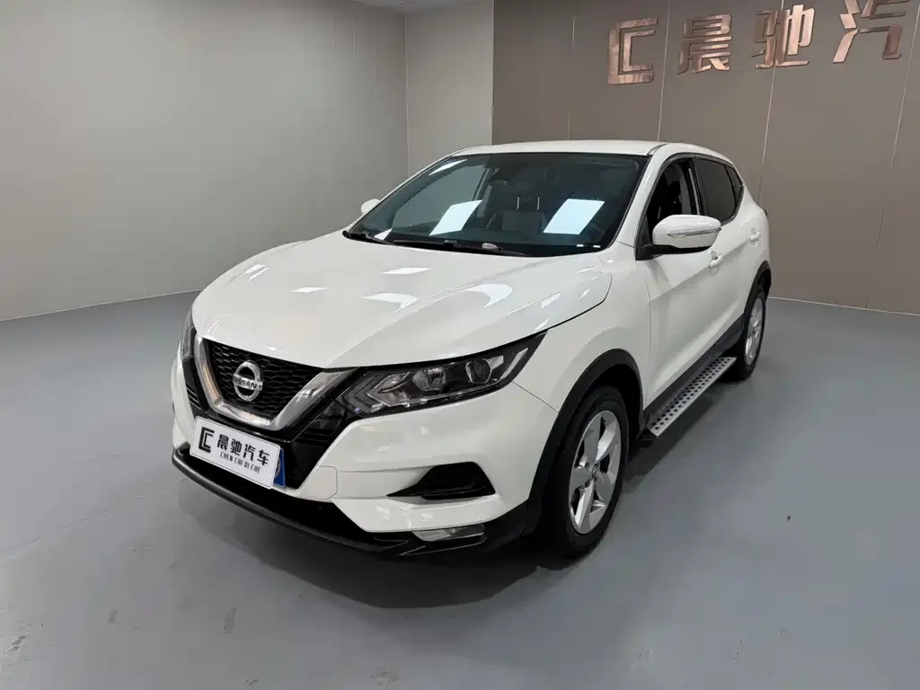 Nissan Qashqai — фото 1