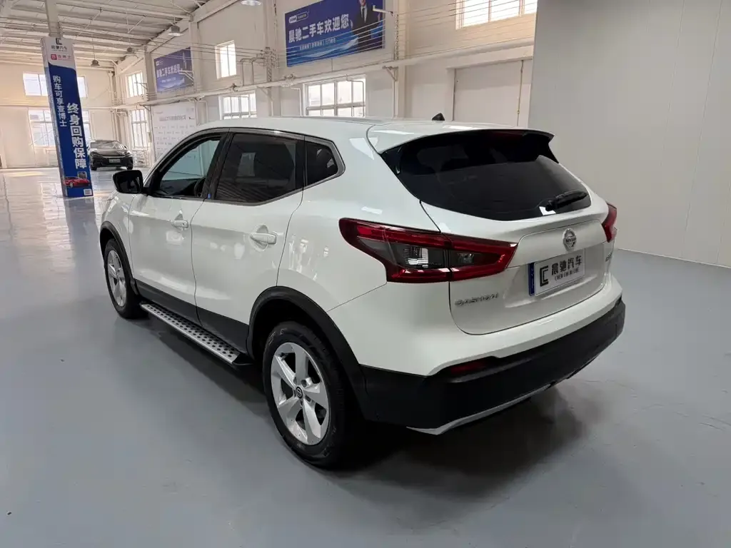 Nissan Qashqai — фото 8