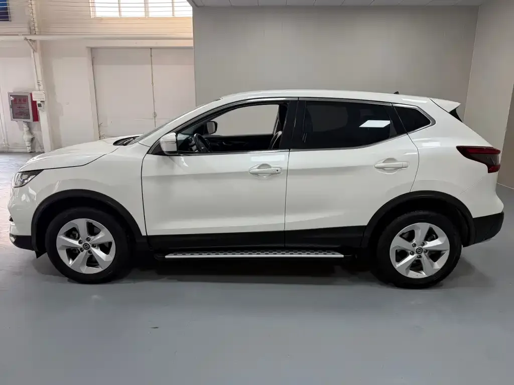 Nissan Qashqai — фото 4