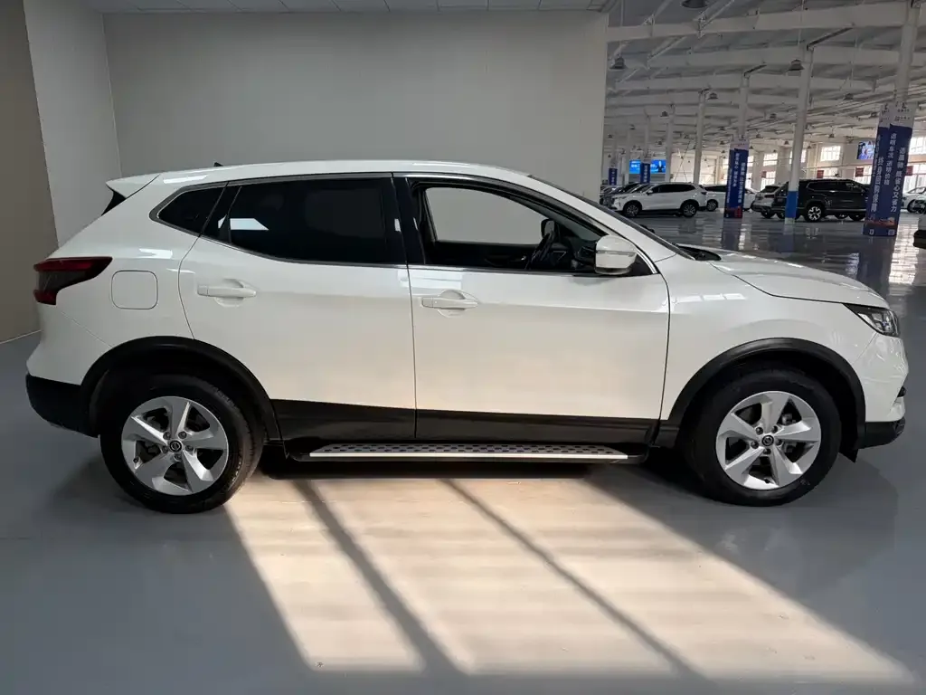 Nissan Qashqai — фото 5