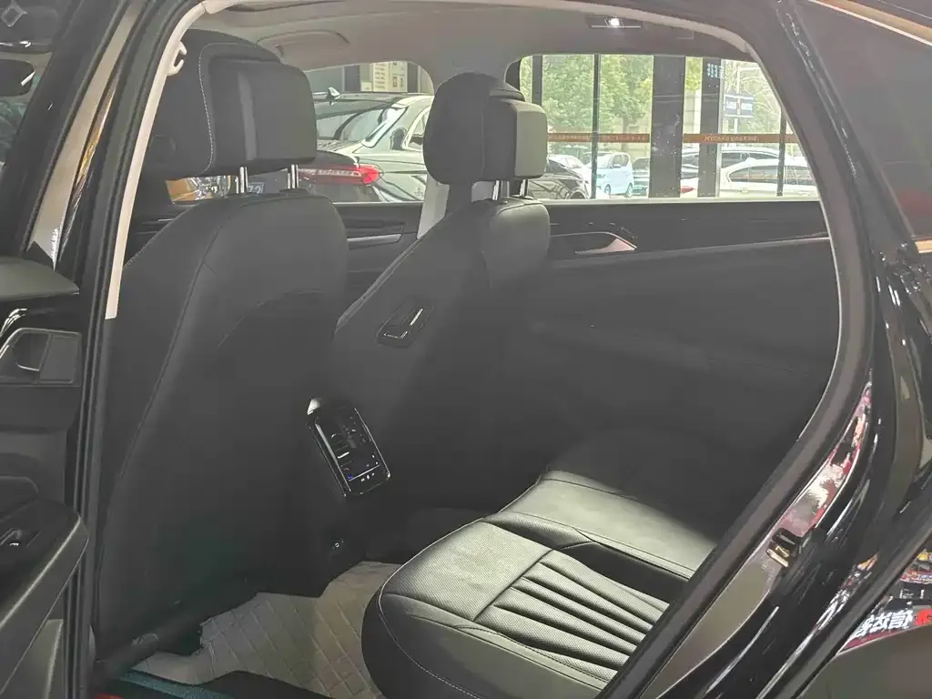 Volkswagen Passat — фото 8