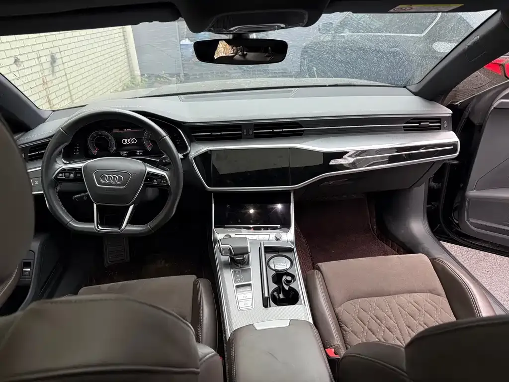 Audi A7L 2022 из CN, фото 7
