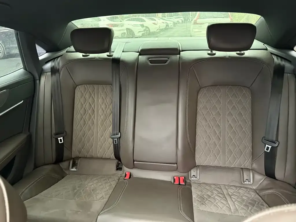 Audi A7L 2022 из CN, фото 3