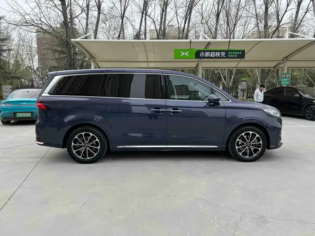 Roewe iMAX8 2021 из CN, фото 5