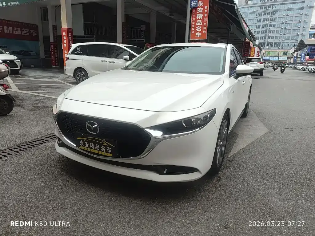 Mazda 3 Axela — фото 1