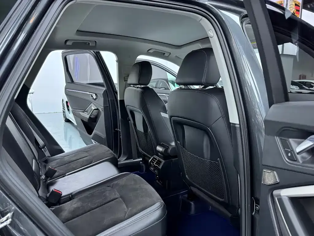 Audi Q3 2021 из CN, фото 9