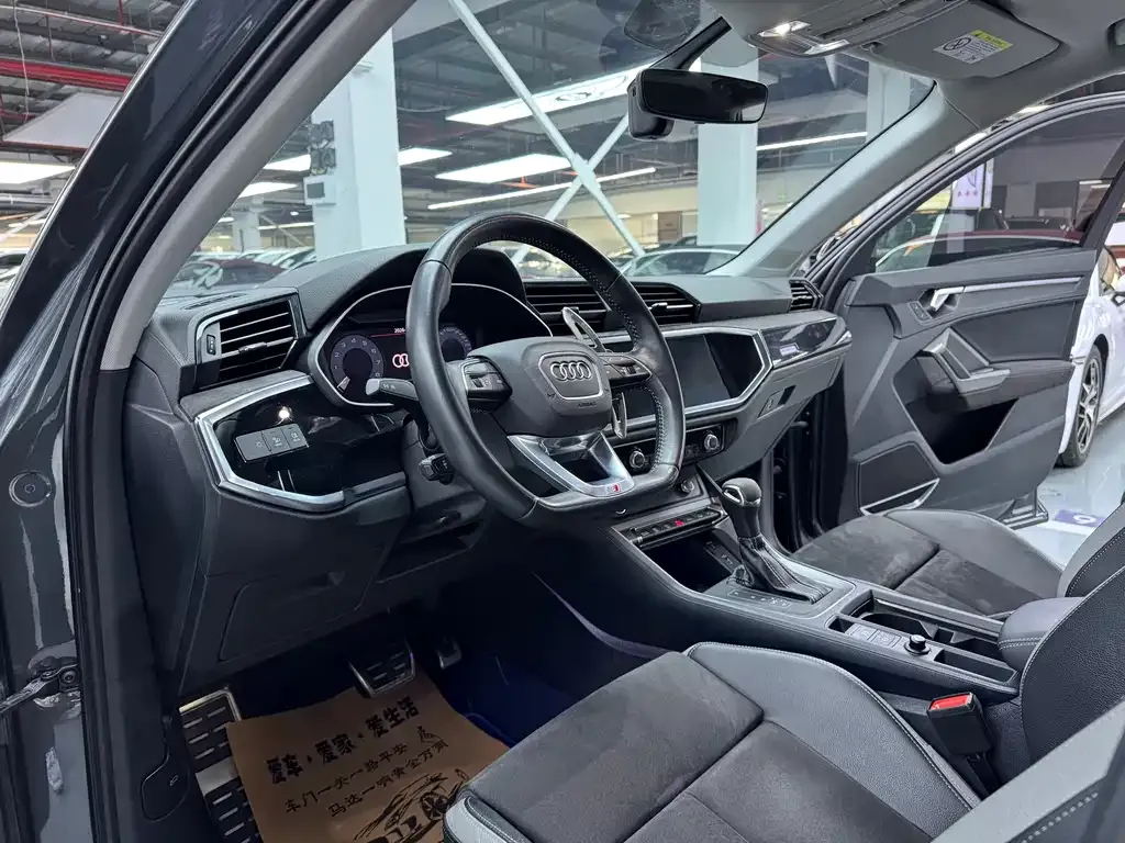 Audi Q3 2021 из CN, фото 4