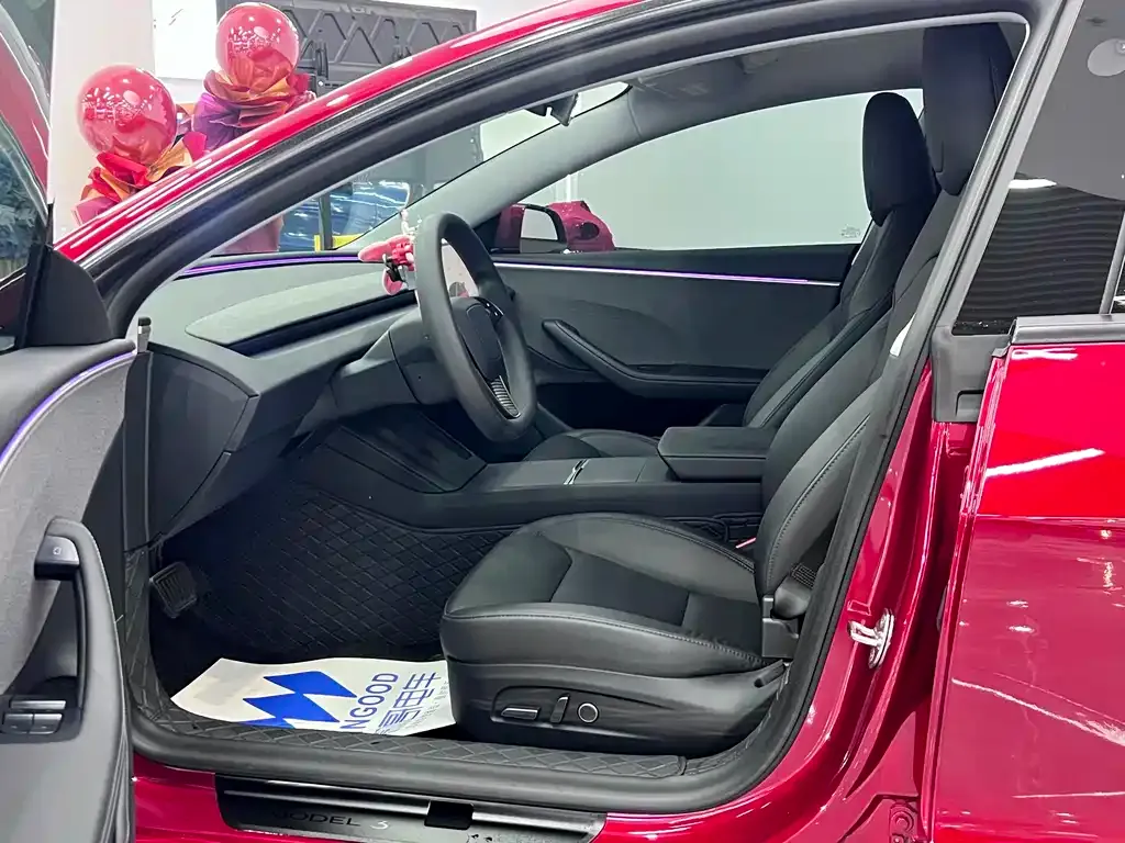 Tesla Model 3 — фото 10