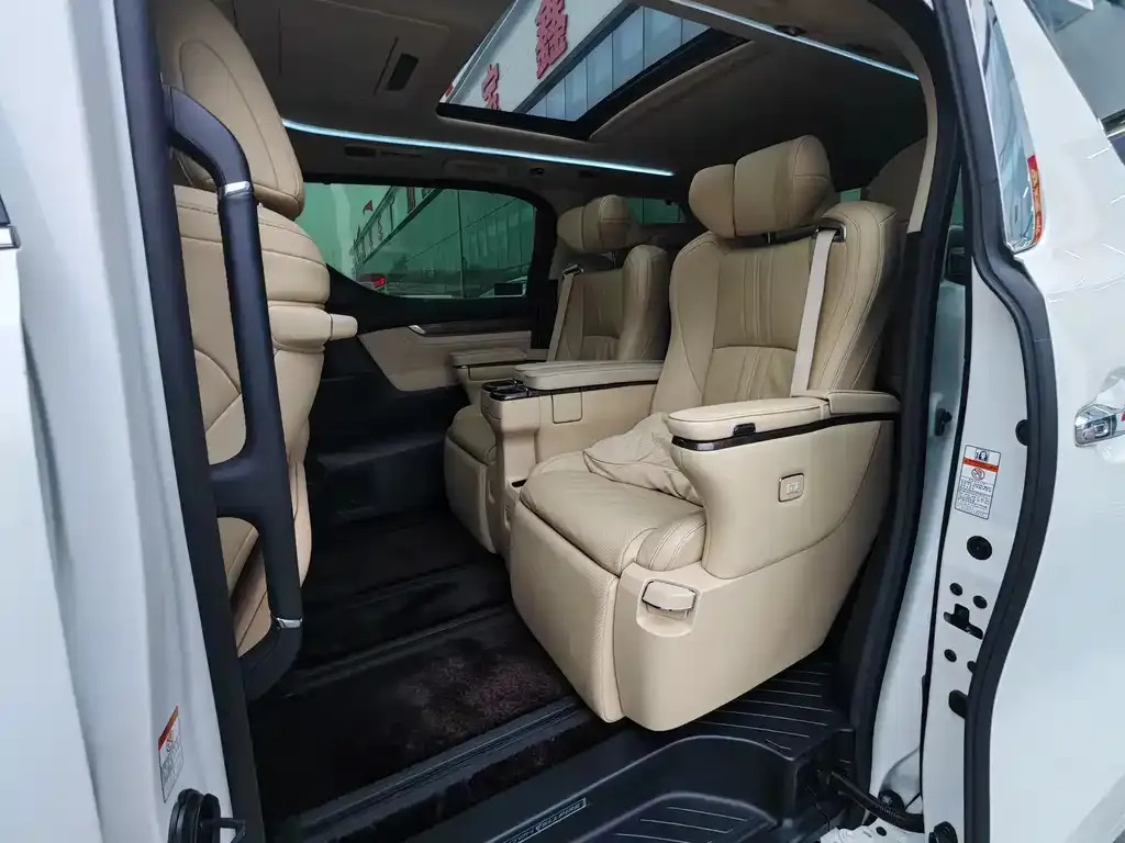 Toyota Vellfire 2022 из CN, фото 5