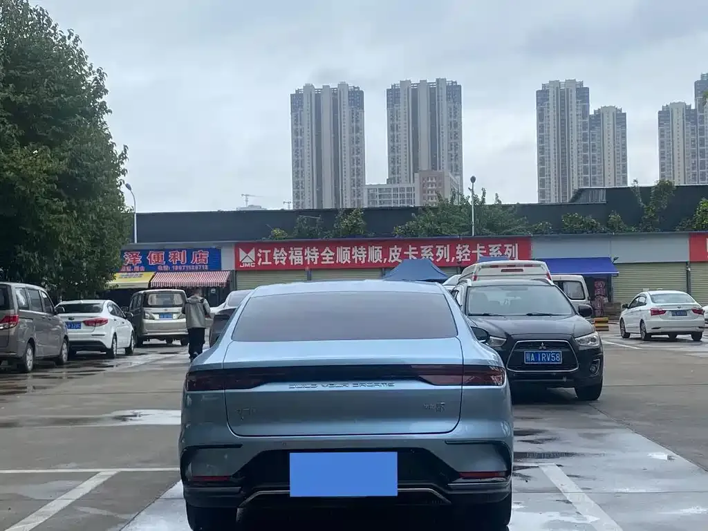 BYD Han — фото 2