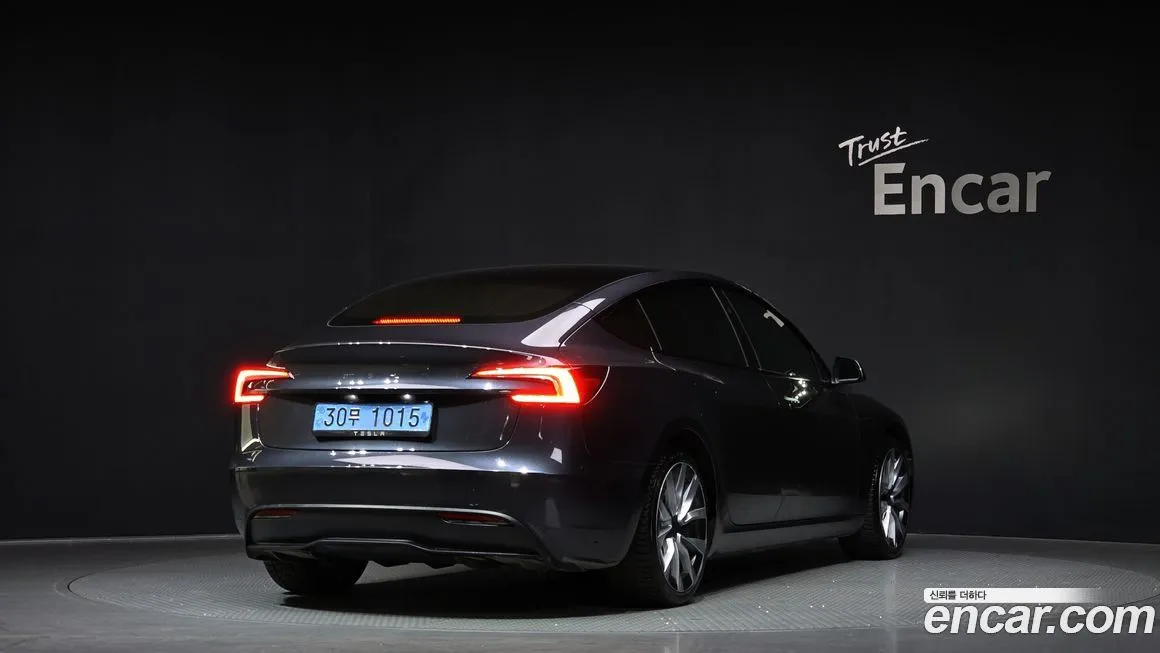 Tesla Model 3 — фото 6