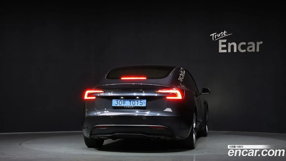 Tesla Model 3 — фото 4