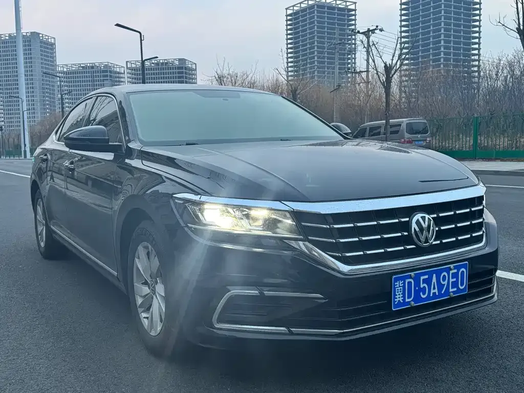 Volkswagen Passat — фото 4