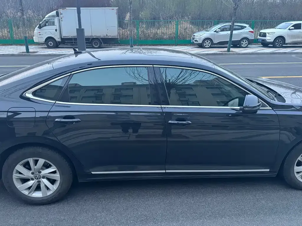 Volkswagen Passat — фото 7