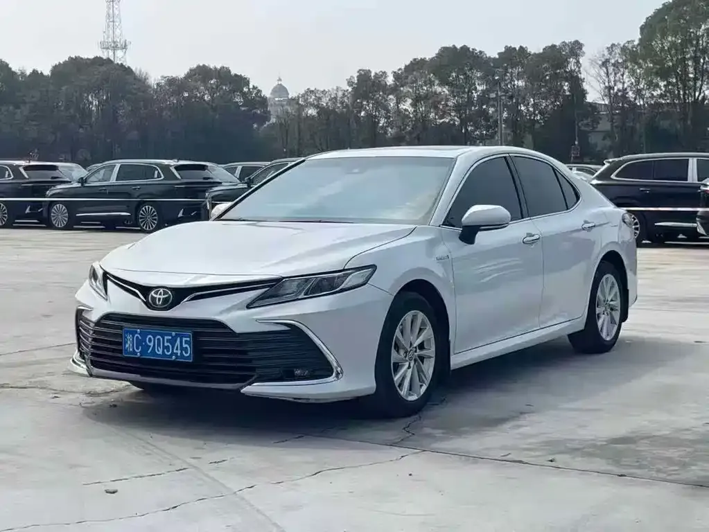 Toyota Camry 2023 из CN, фото 1