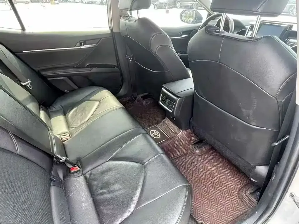 Toyota Camry 2023 из CN, фото 2