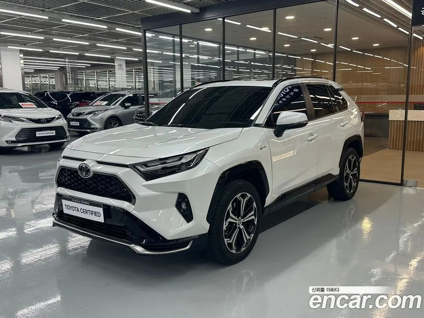 Toyota RAV4 — фото 1