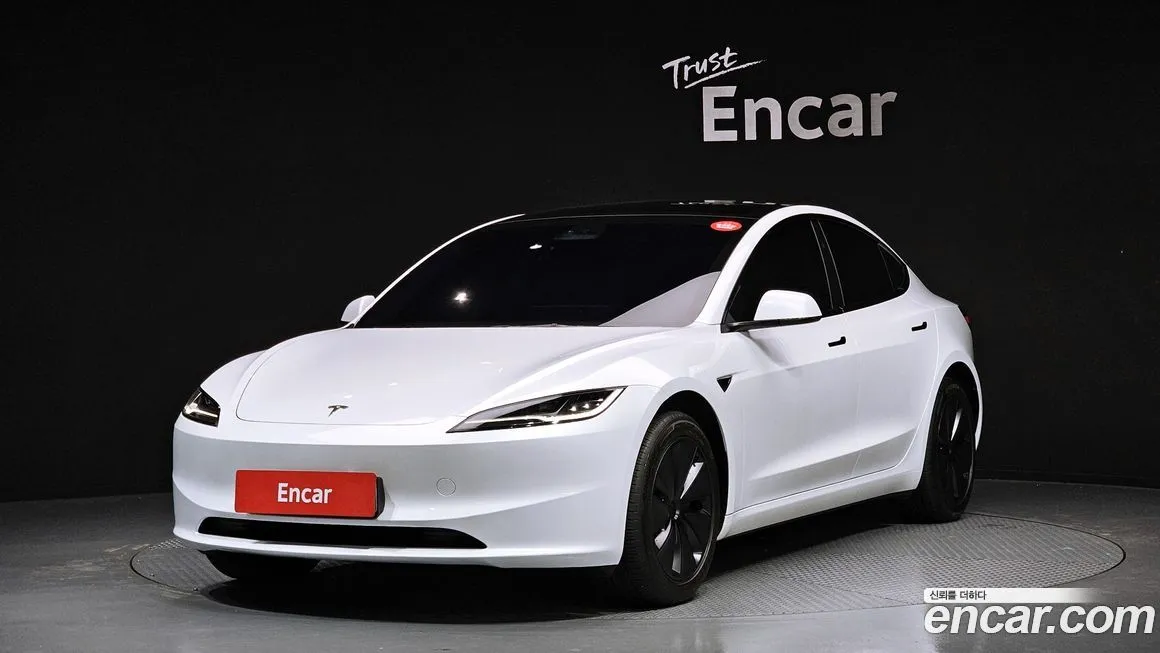 Tesla Model 3 — фото 1