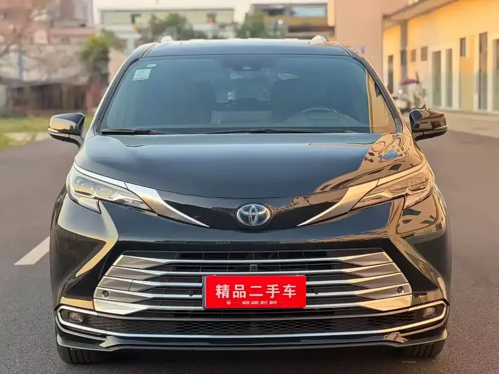 Toyota Sienna 2022 из CN, фото 1