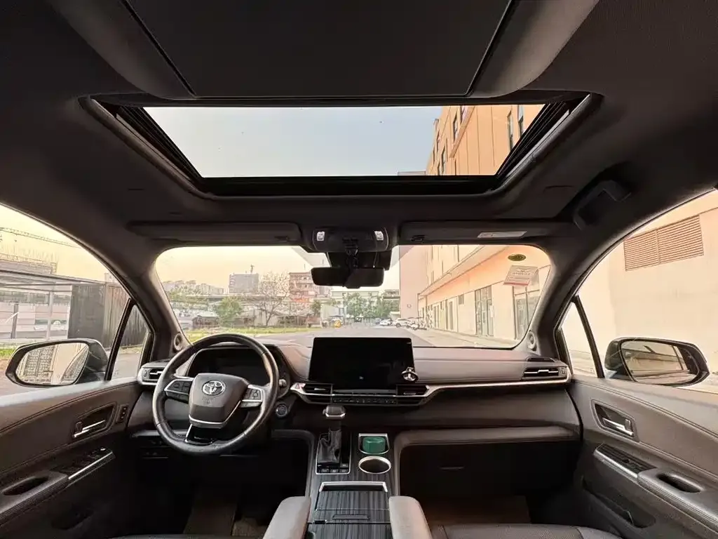 Toyota Sienna 2022 из CN, фото 3