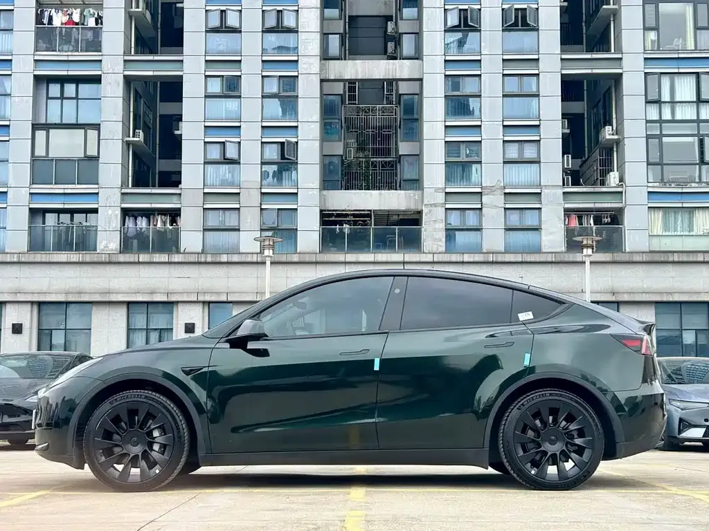 Tesla Model Y — фото 9