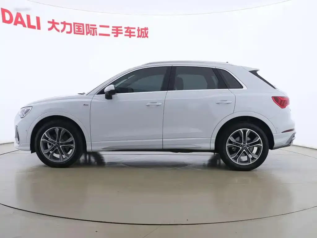 Audi Q3 2023 из CN, фото 7