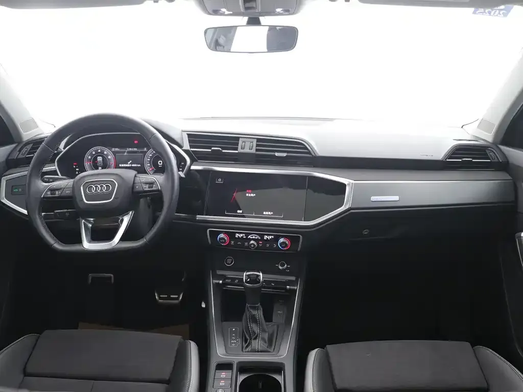 Audi Q3 2023 из CN, фото 2