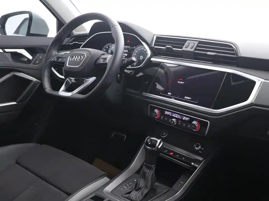 Audi Q3 2023 из CN, фото 10