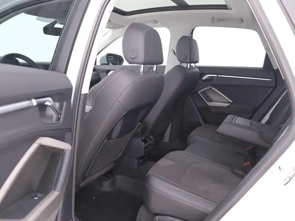 Audi Q3 2023 из CN, фото 3