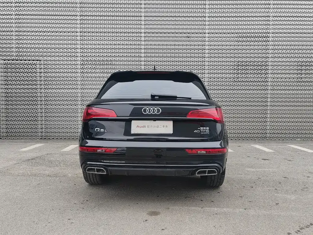 Audi Q5L — фото 8