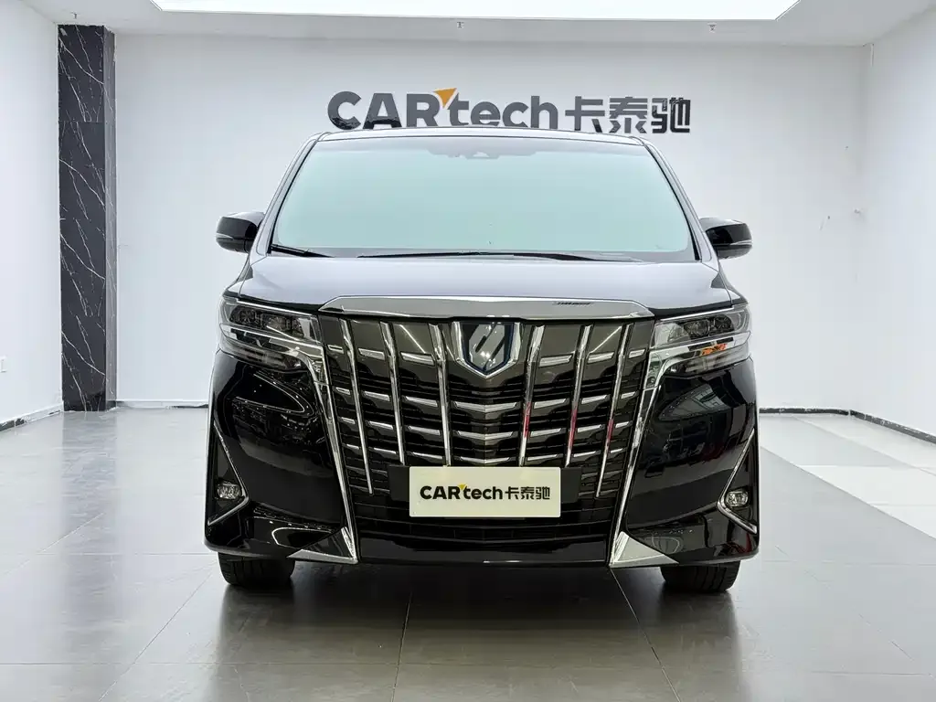 Toyota Alphard — фото 2