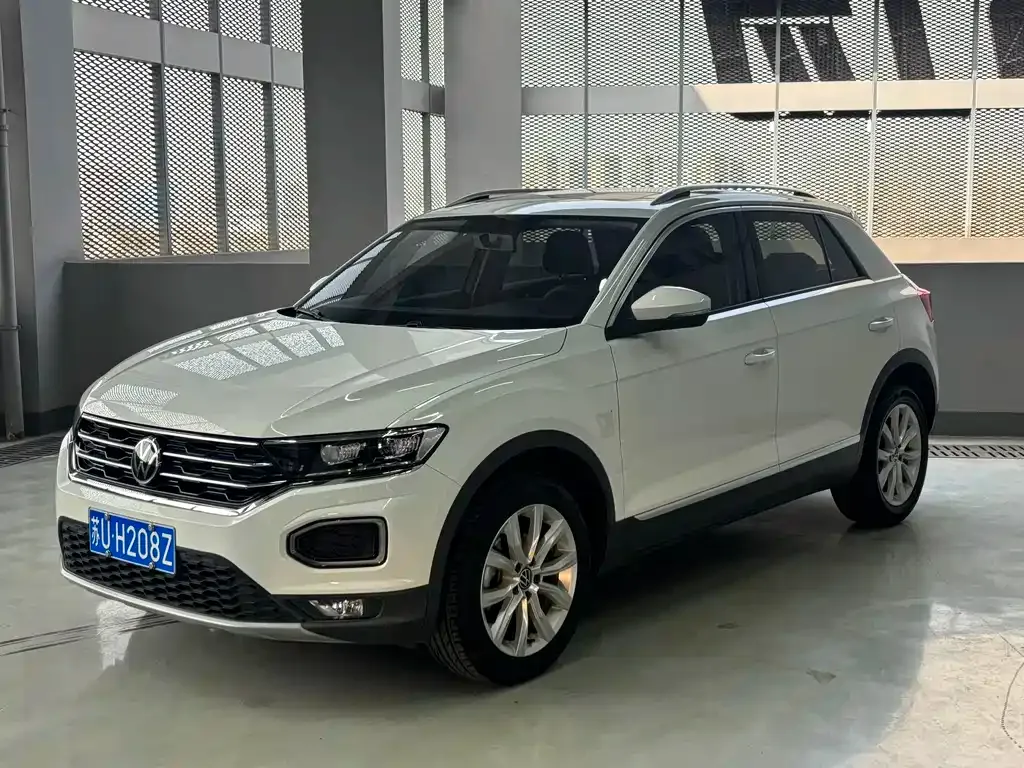 Volkswagen T-Roc — фото 1