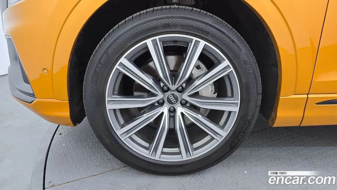 Audi Q8 2021 из KR, фото 9