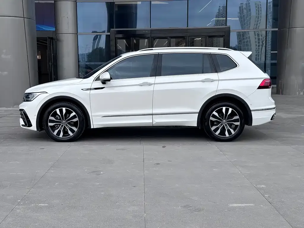 Volkswagen Tiguan L 2021 из CN, фото 8