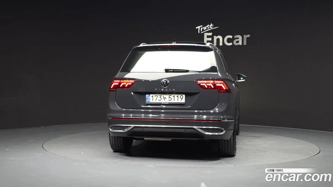 Volkswagen Tiguan — фото 6