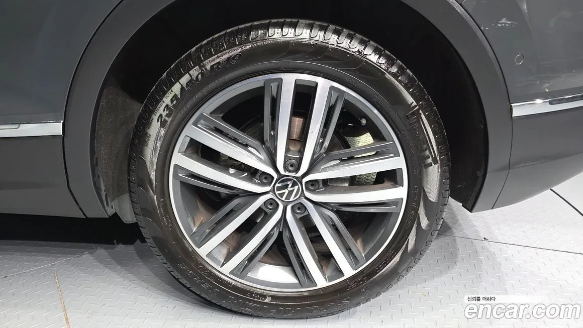 Volkswagen Tiguan — фото 5
