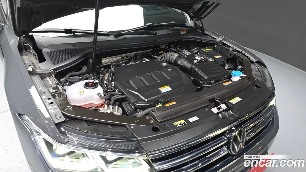 Volkswagen Tiguan — фото 9