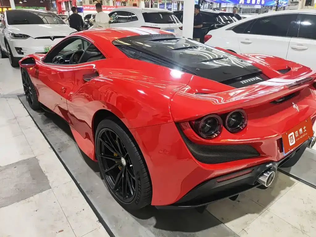 Ferrari F8 — фото 6