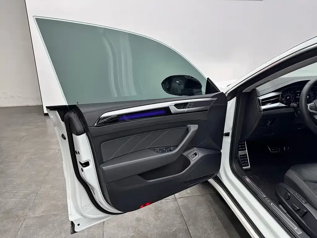Volkswagen CC 2025 из CN, фото 10