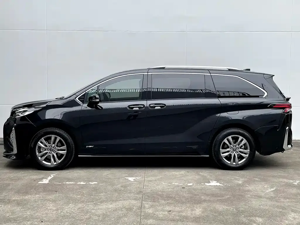 Toyota Sienna — фото 8