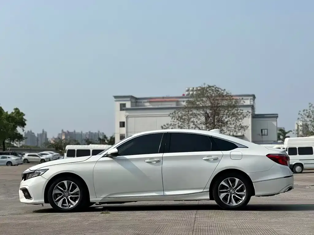 Honda Inspire — фото 10