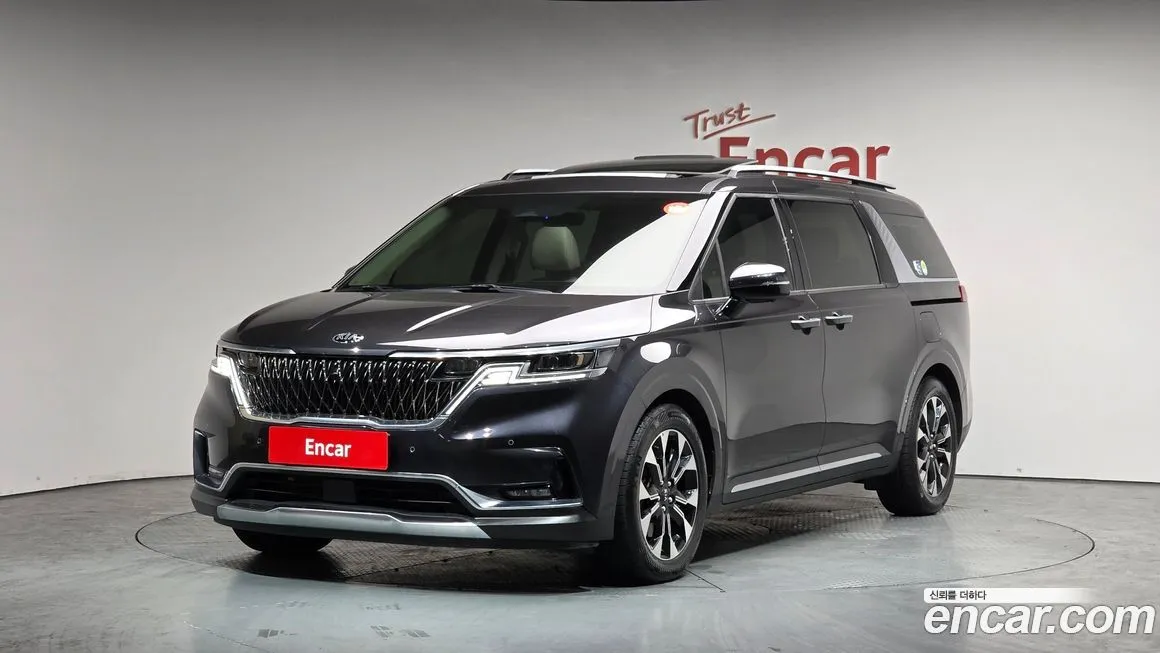 Kia Carnival — фото 1