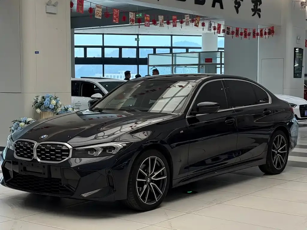 BMW 3 Series 2022 из CN, фото 1